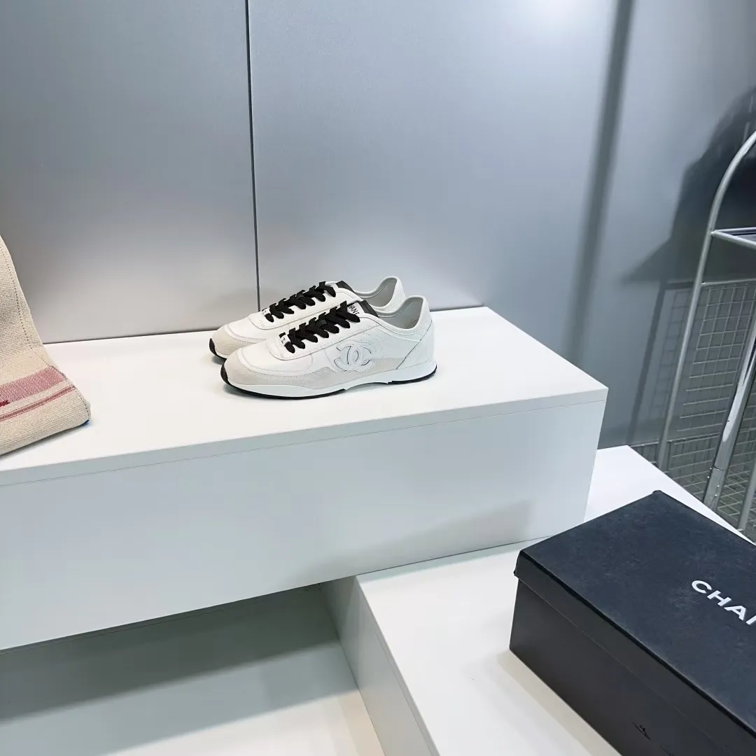 👟👟Ex-factory price 440👟👟 CHANEL Chanel 2025 new panda sneakers, color matching thick-soled casual sports shoes, upper: imported calfskin/imported suede, lining: imported sheepskin lining, outsole: TPU original outsole Size: #35-40 (40 customized, non-refundable)